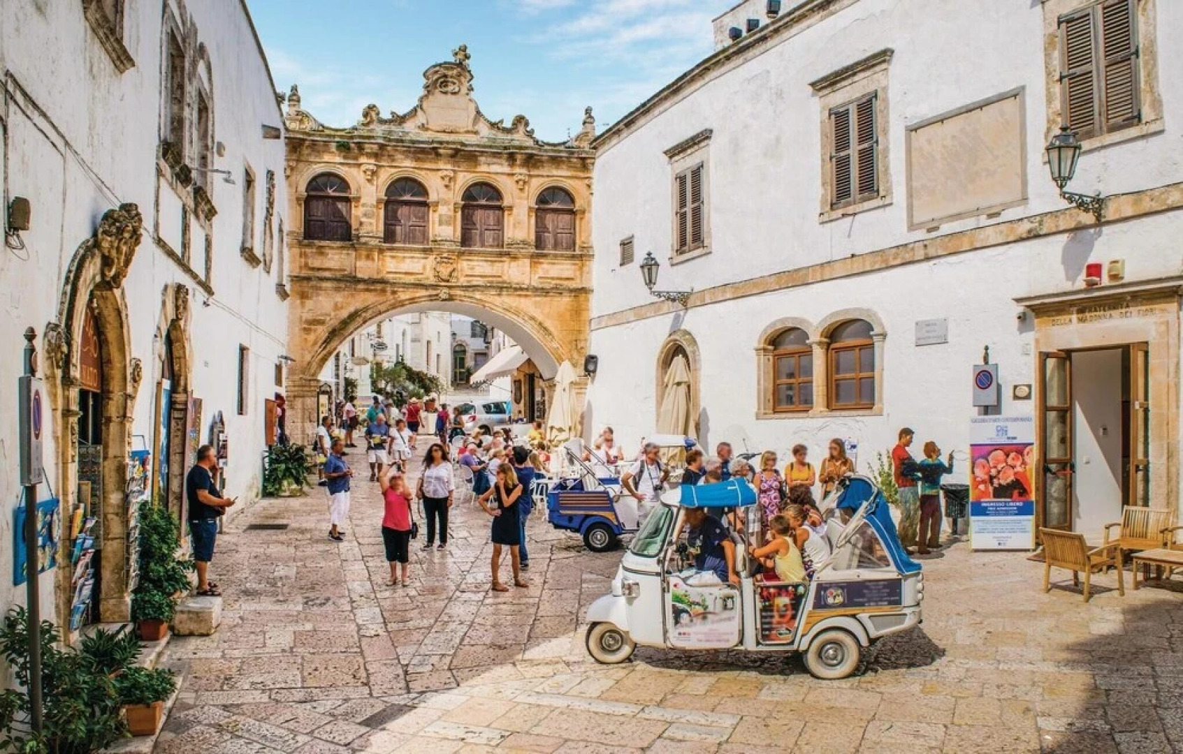Amazing Home in Ostuni -br- With Wifi, Private Swimming Pool and Outdoor Swimming Pool