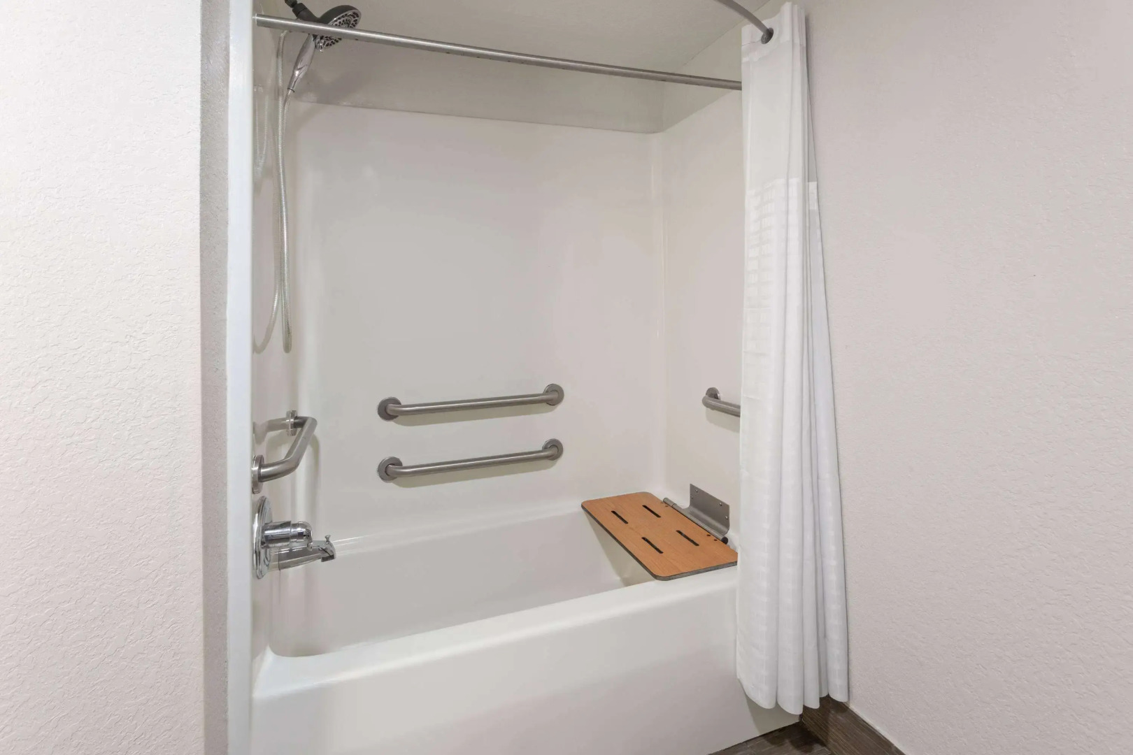 Super 8 by Wyndham Prattville Montgomery