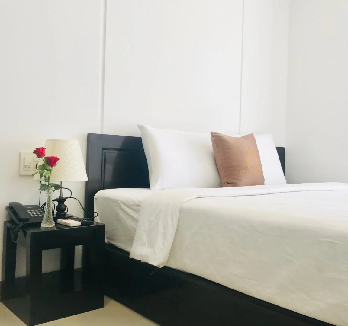 Phuong Dong Hotel & Apartment