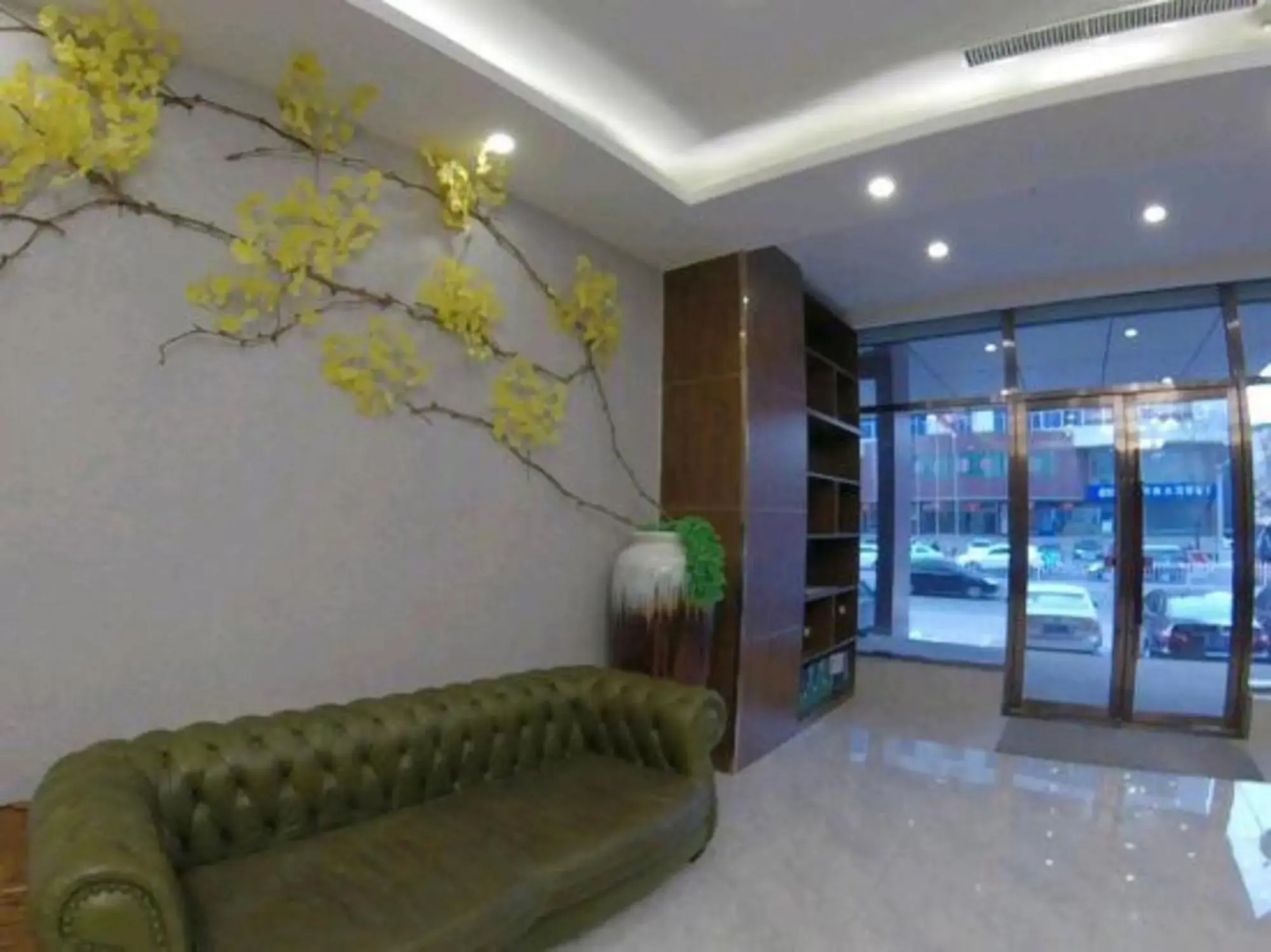 Sunshine Holiday Hotel