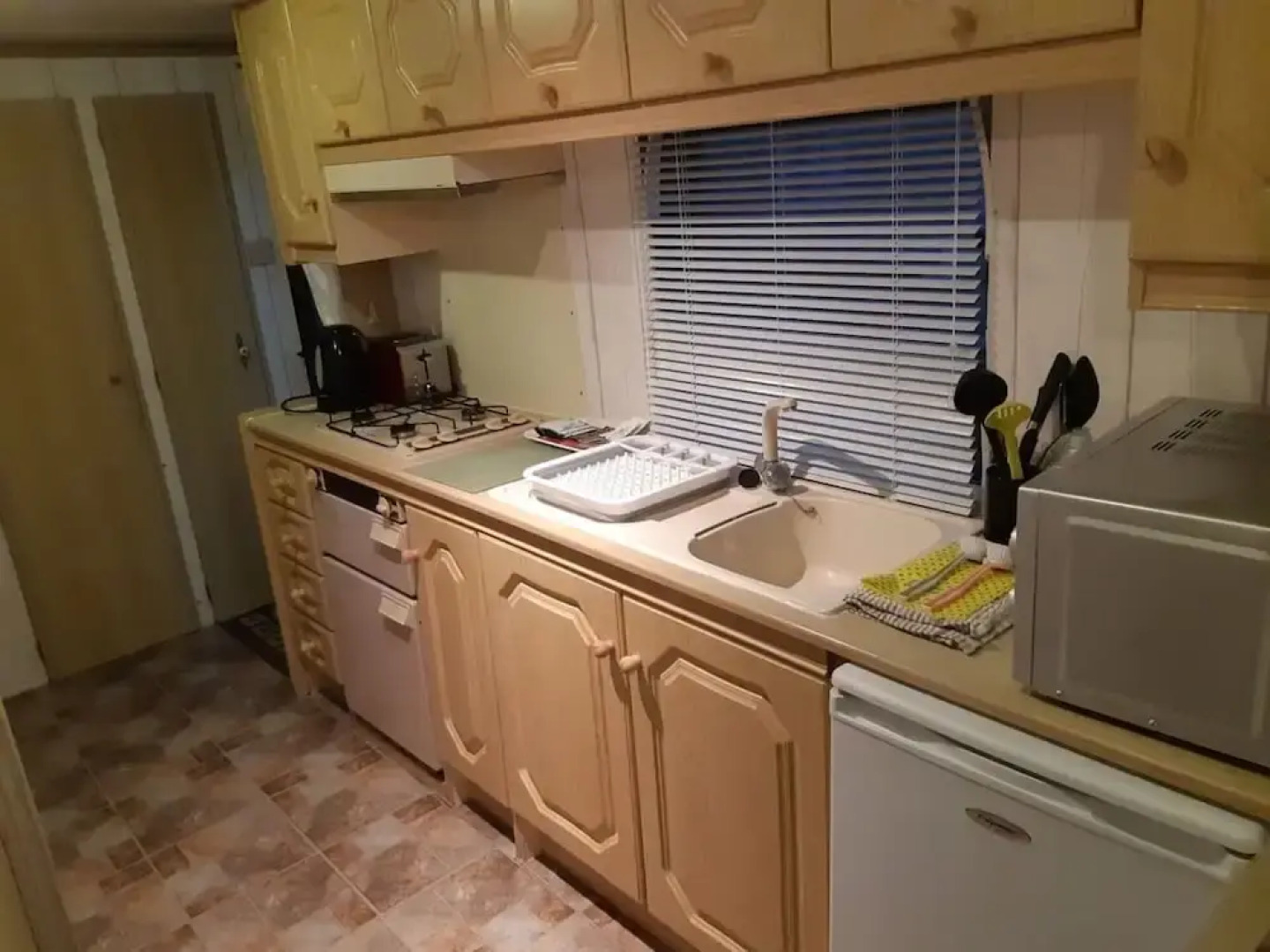 Beautifully Decorated 2 bed Caravan in Foel, Welsh