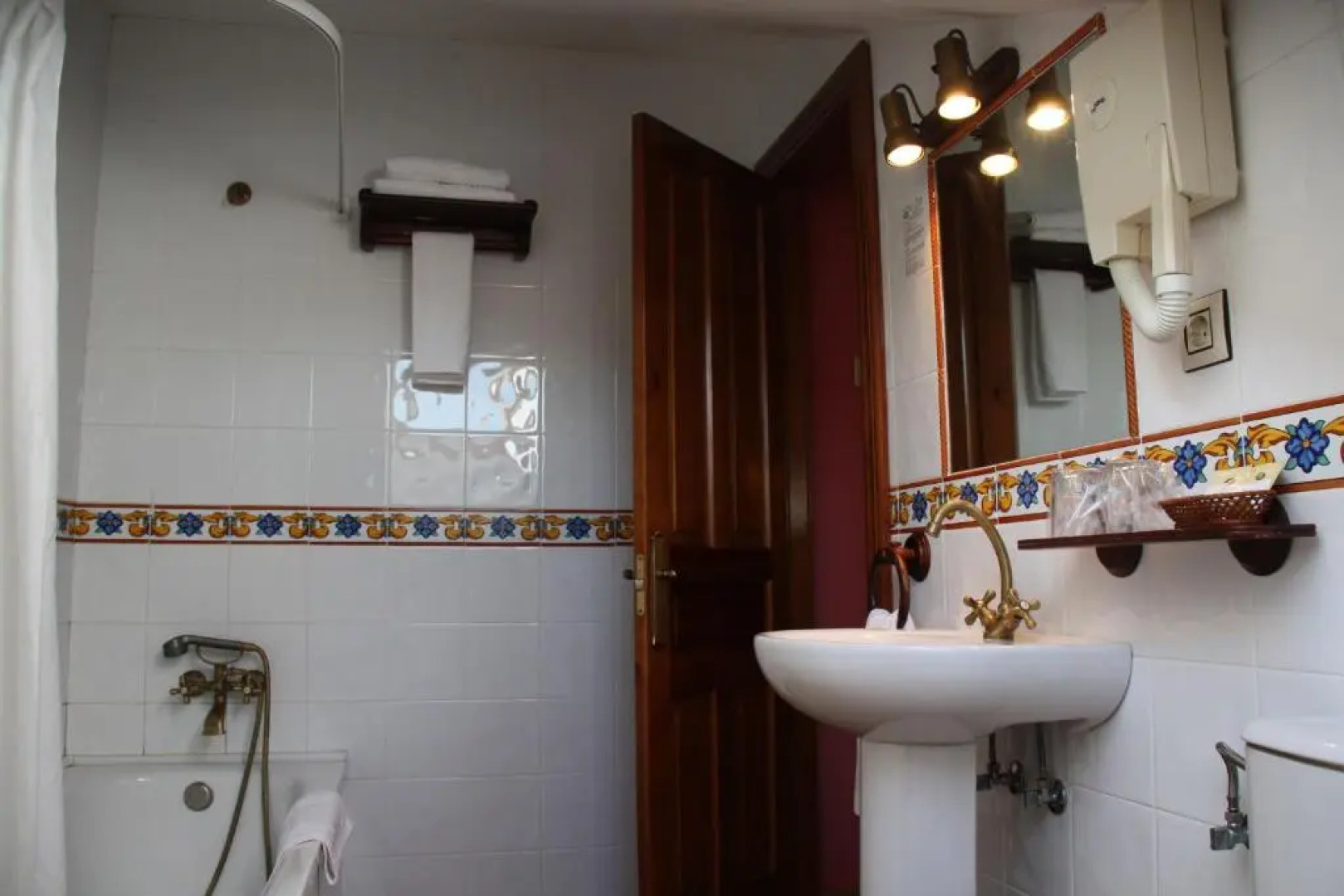 La Casona De Entralgo