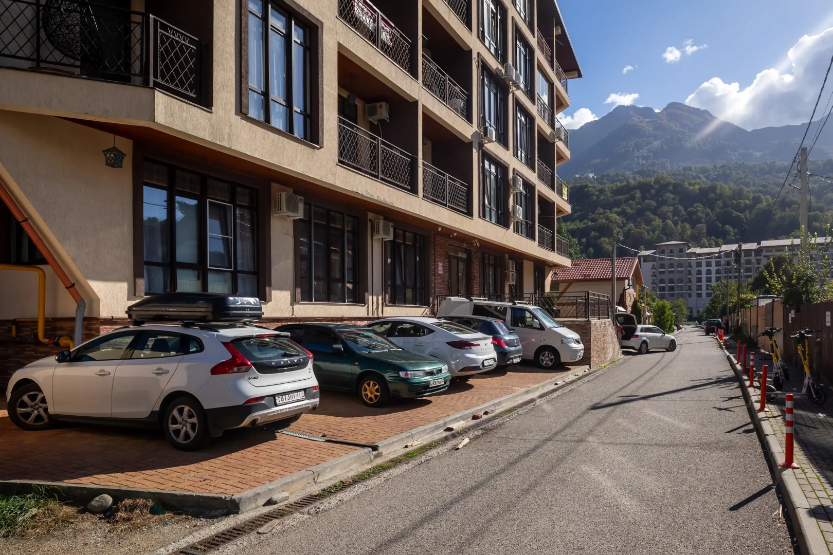 Море апартаментов на Автомобильном 10