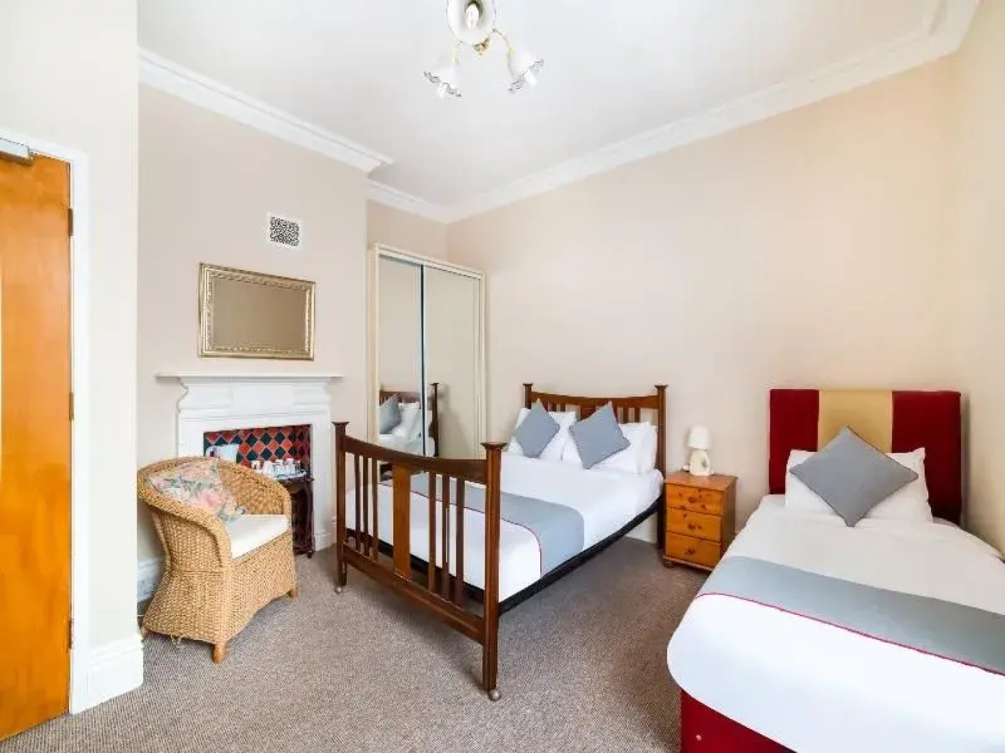 The Briary Hotel - Guest House