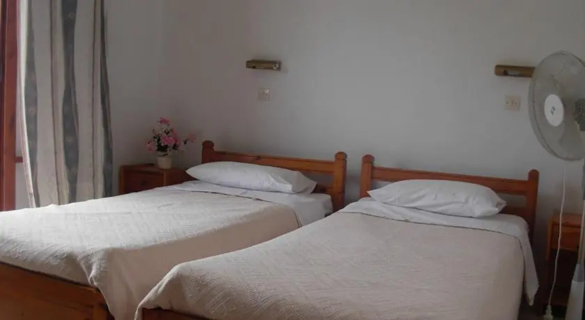 Harrys Bar & Apartments 2