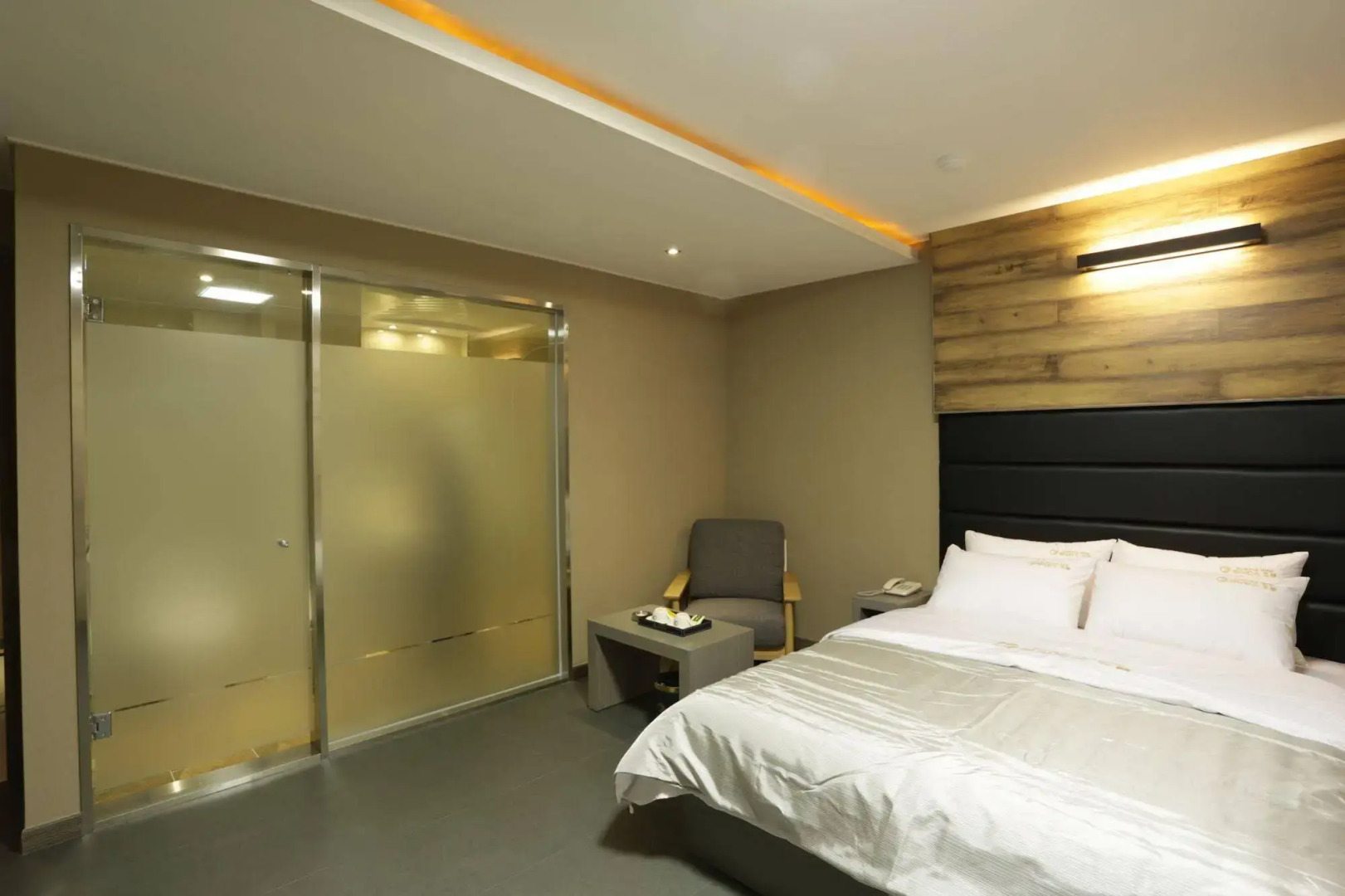 Radiance Tourist Hotel