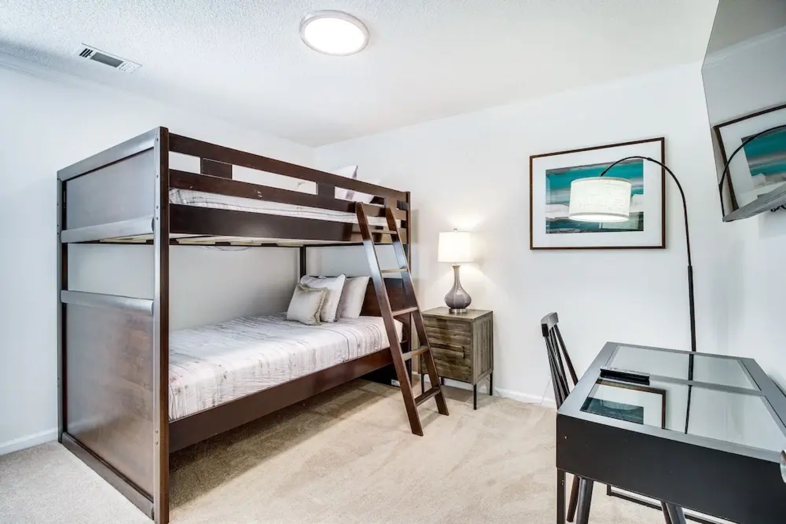 Charming Savannah Vacation Rental w/ Game Room!