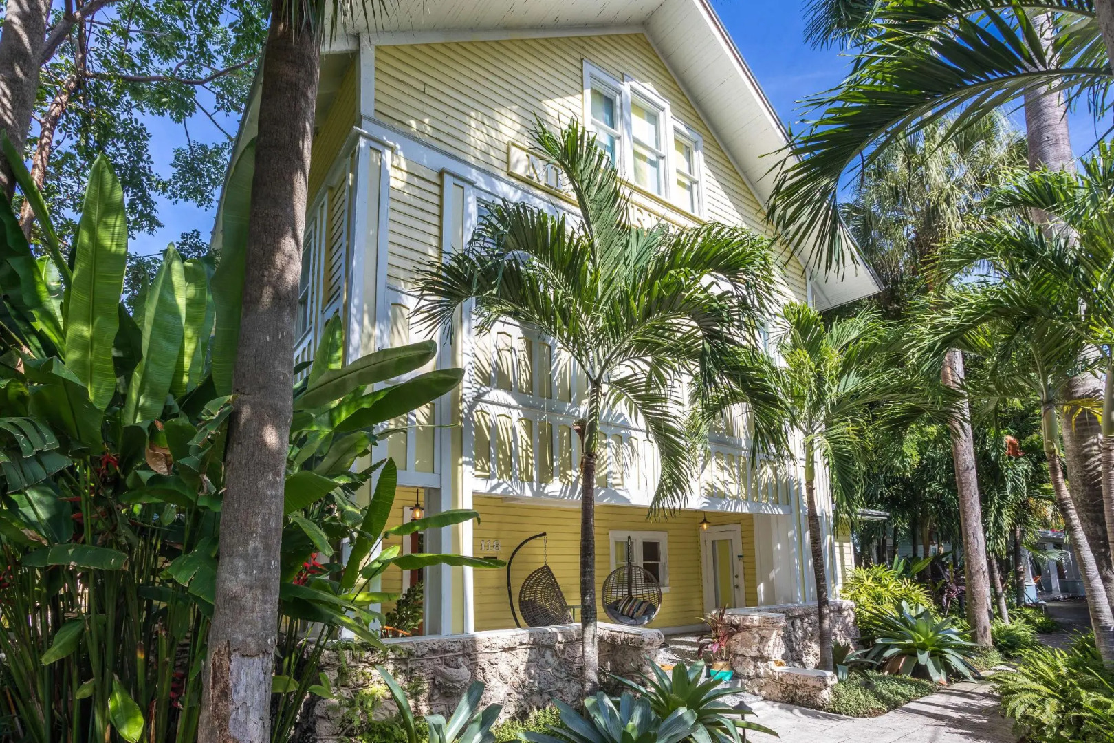 Miami River Inn By Renzzi