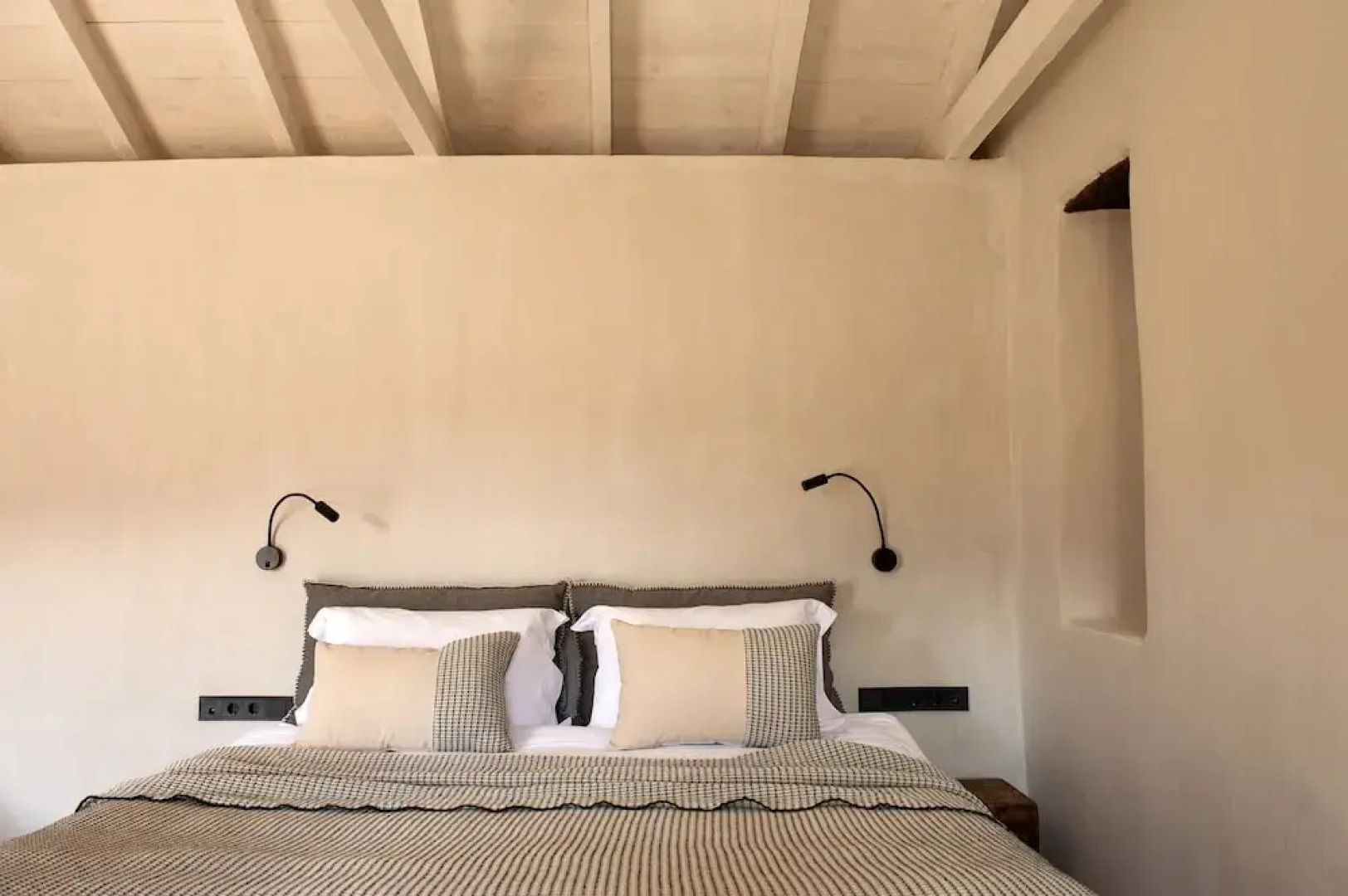 Ruga of Vamvakou Homes