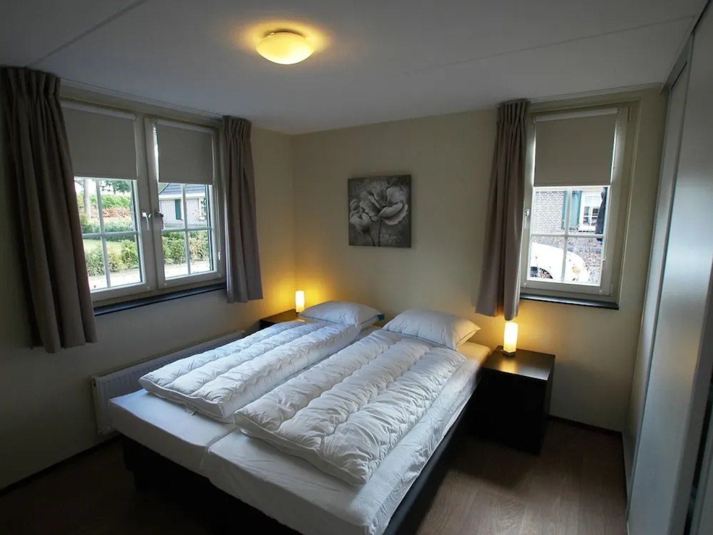 Detached Villa with Outdoor Fireplace near Veluwe