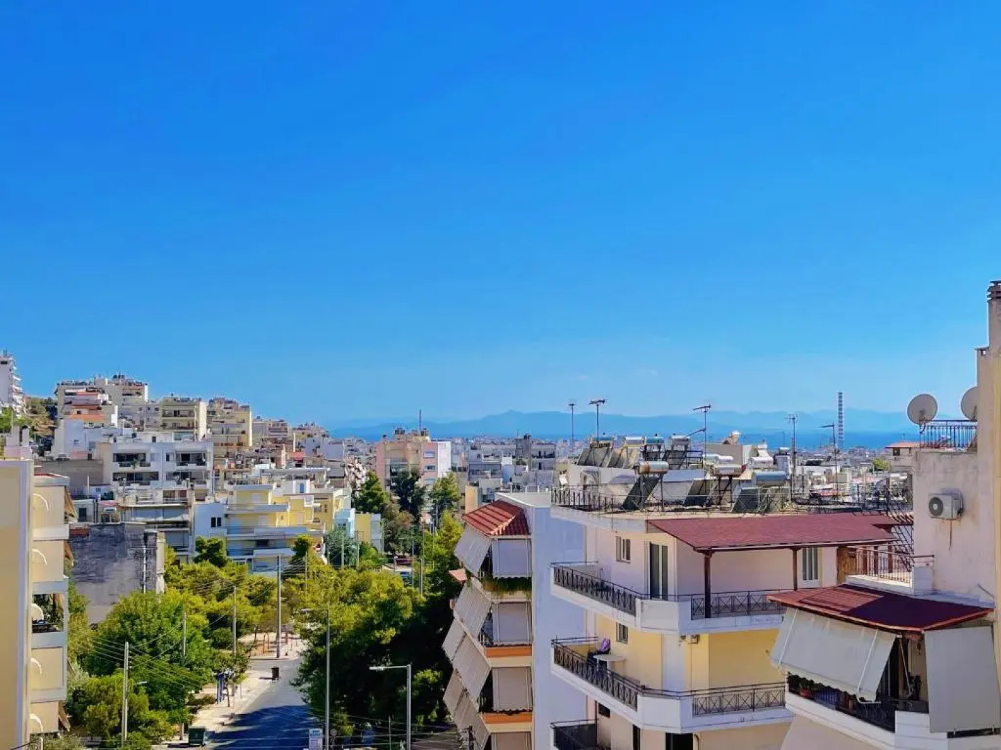 WSD Luxury Cozy 2BD Apt with study & City View Balcony