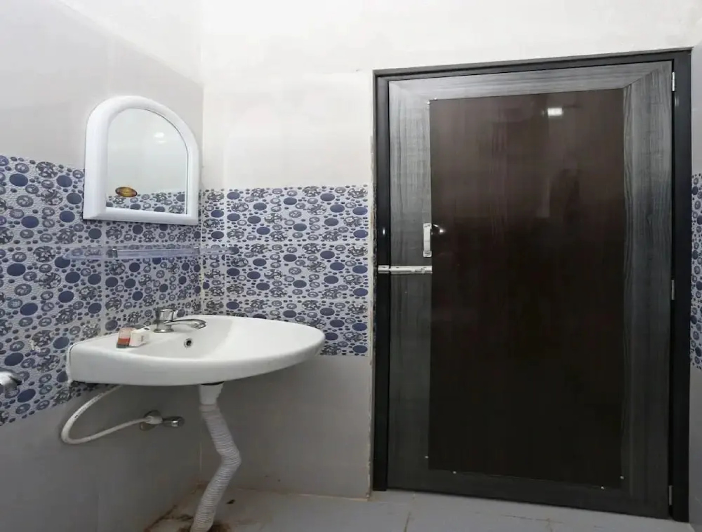 Hotel Mona Palace By OYO Rooms