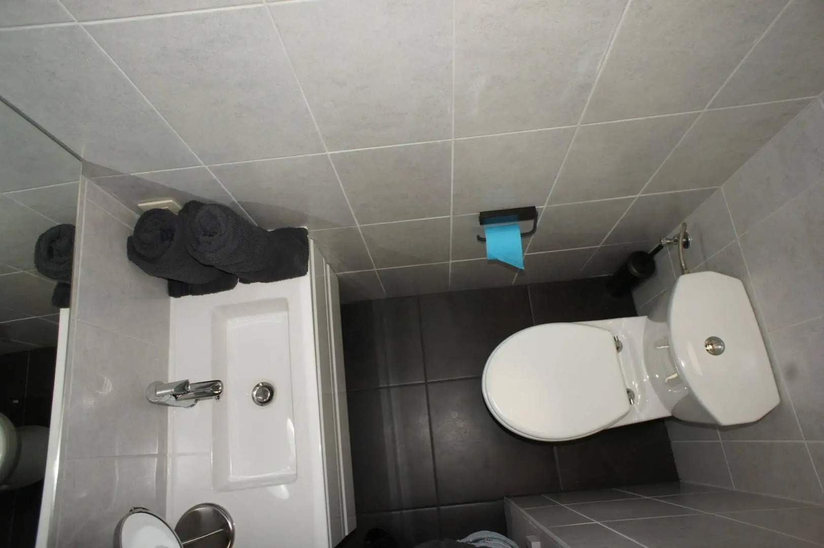 J and R Brussels City Apartment