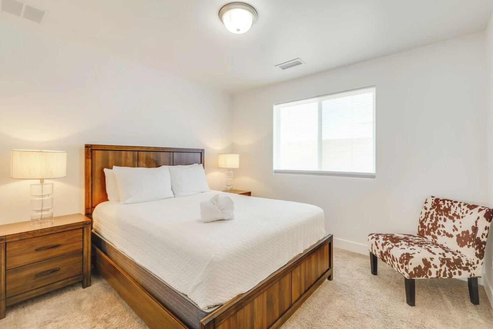 Spacious Bellemont Cabin w/ Jacuzzi + Mtn View!