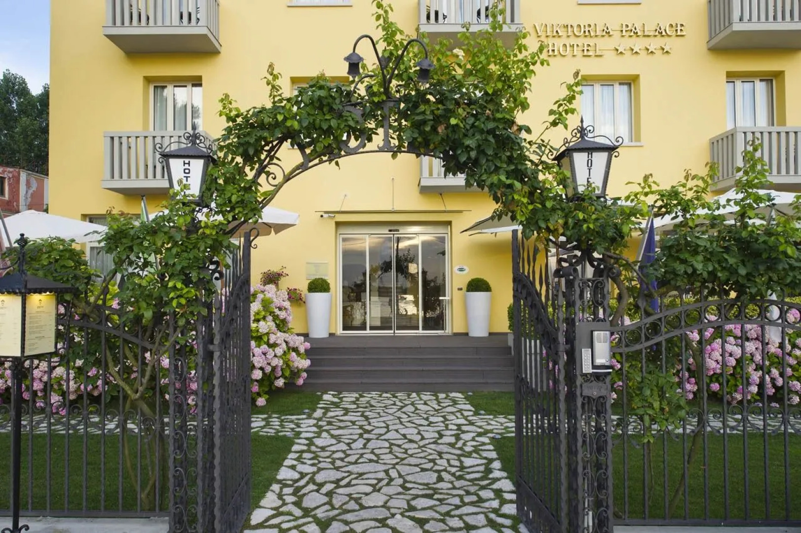 Viktoria Palace Hotel