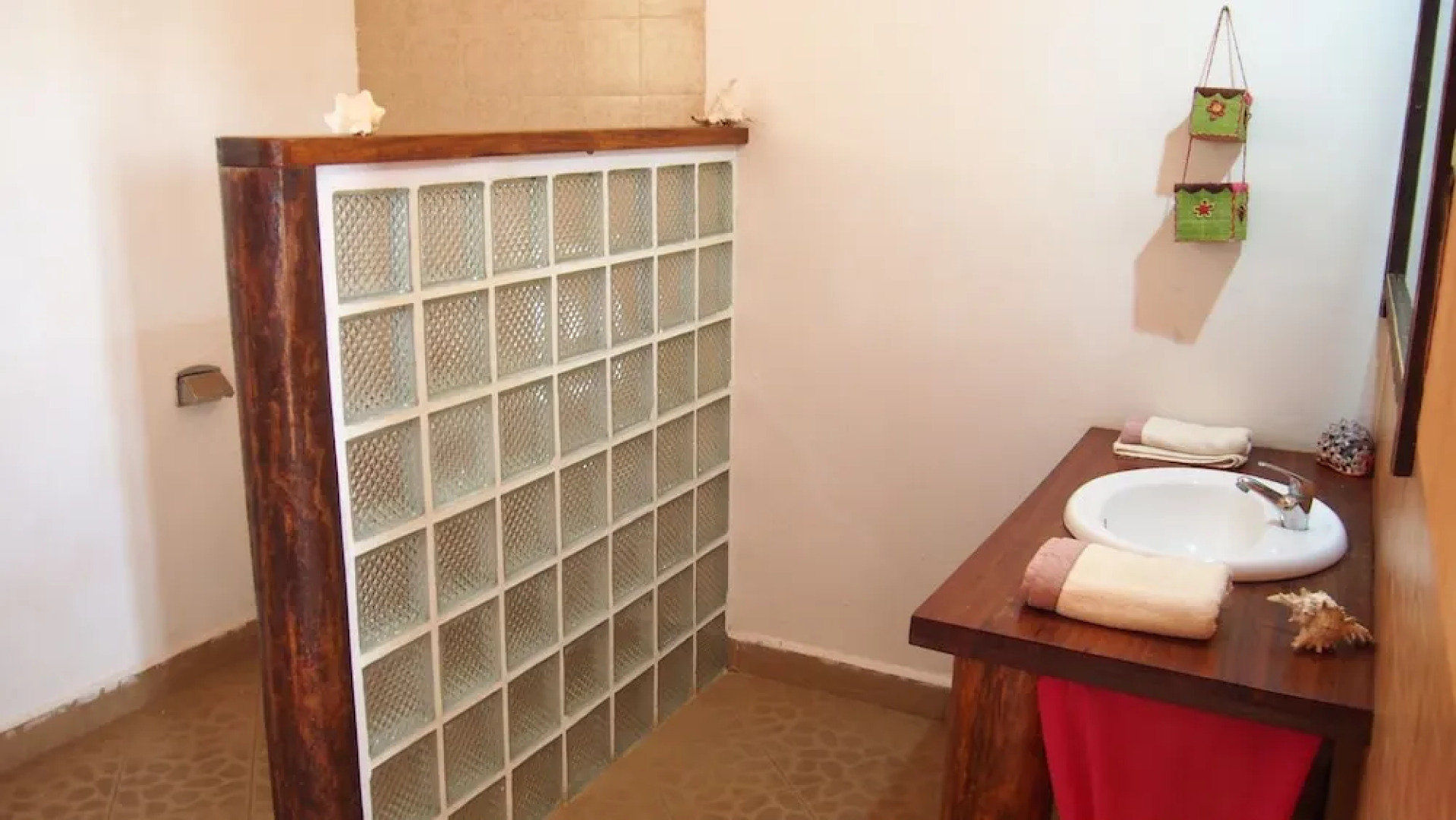 Caliente Beach Lodge