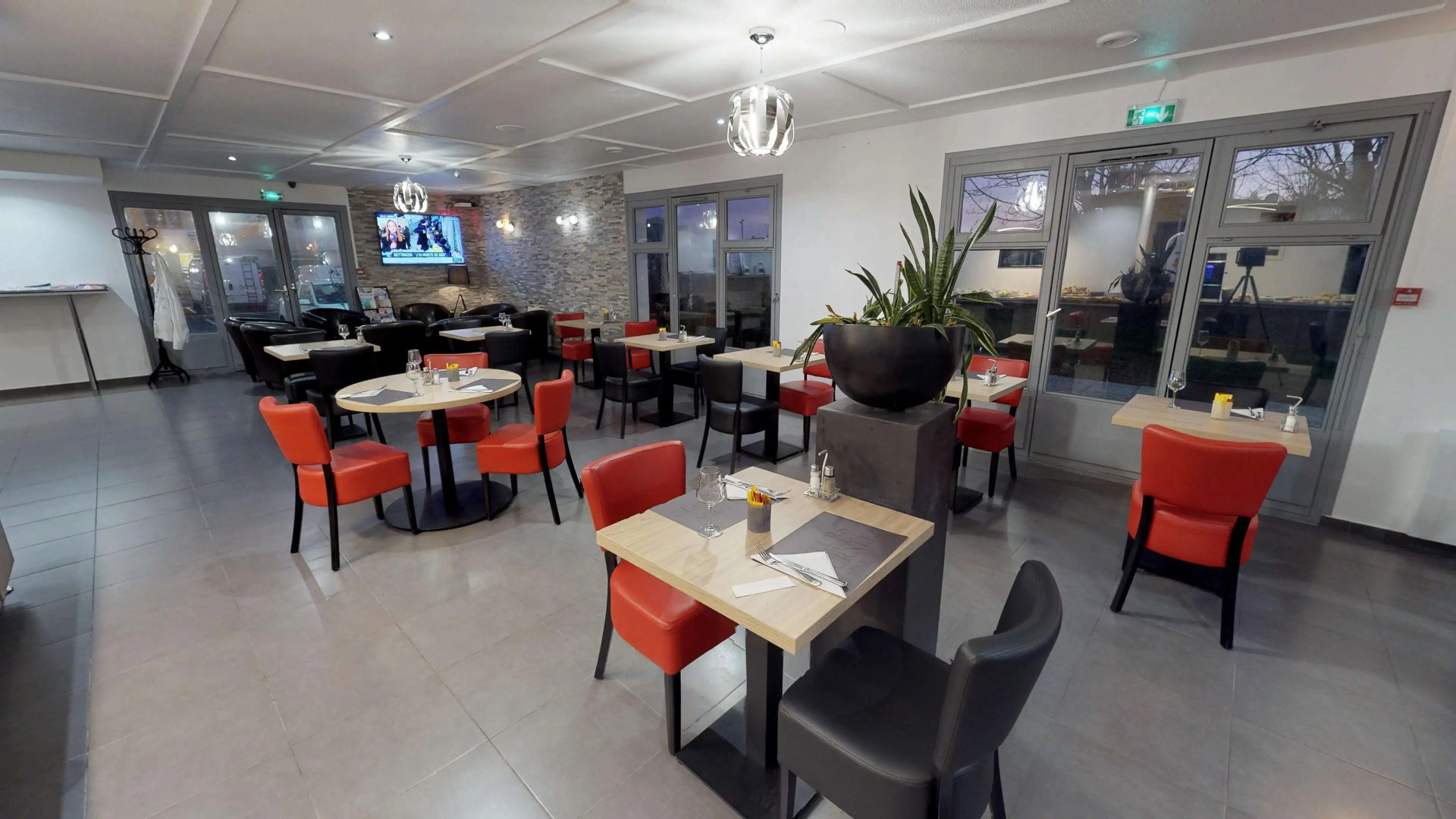 Kyriad Fontenay Tresigny