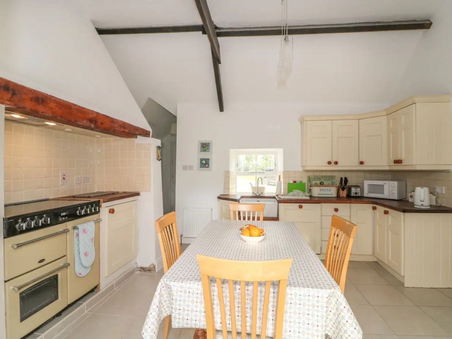 The Old White Cottage