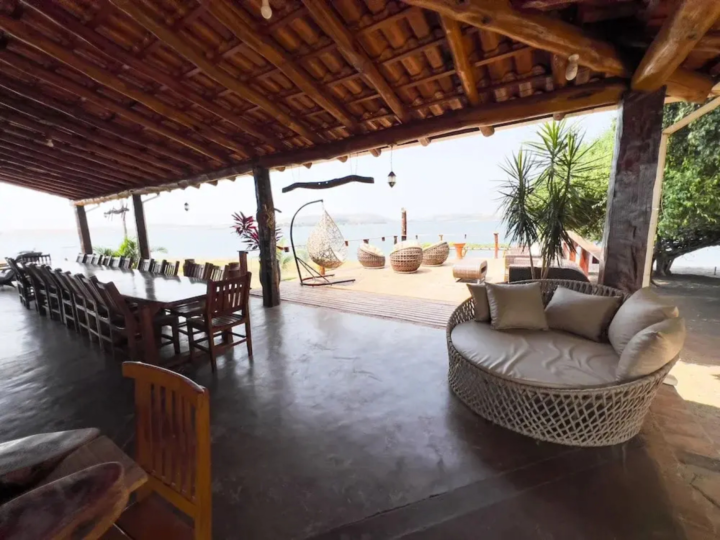 Chal com Vista e Acesso ao Rio Grande - MG