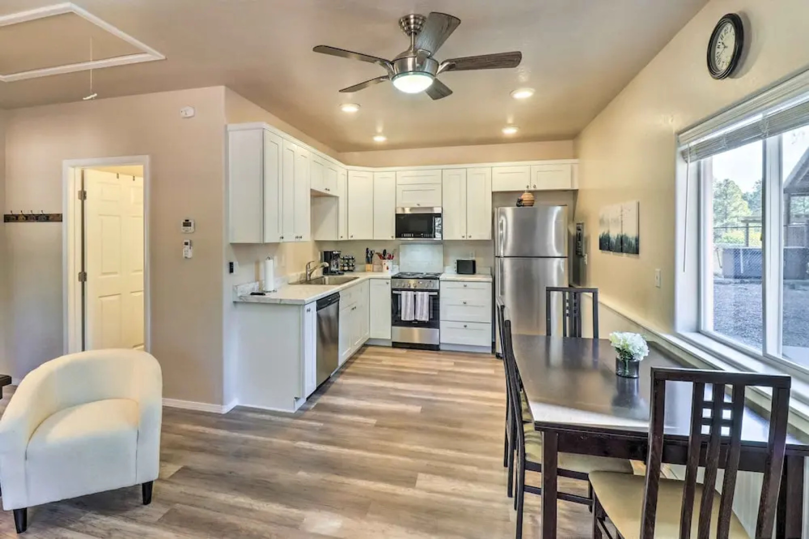 Pet-friendly Heber Escape in the Pines w/ Views!