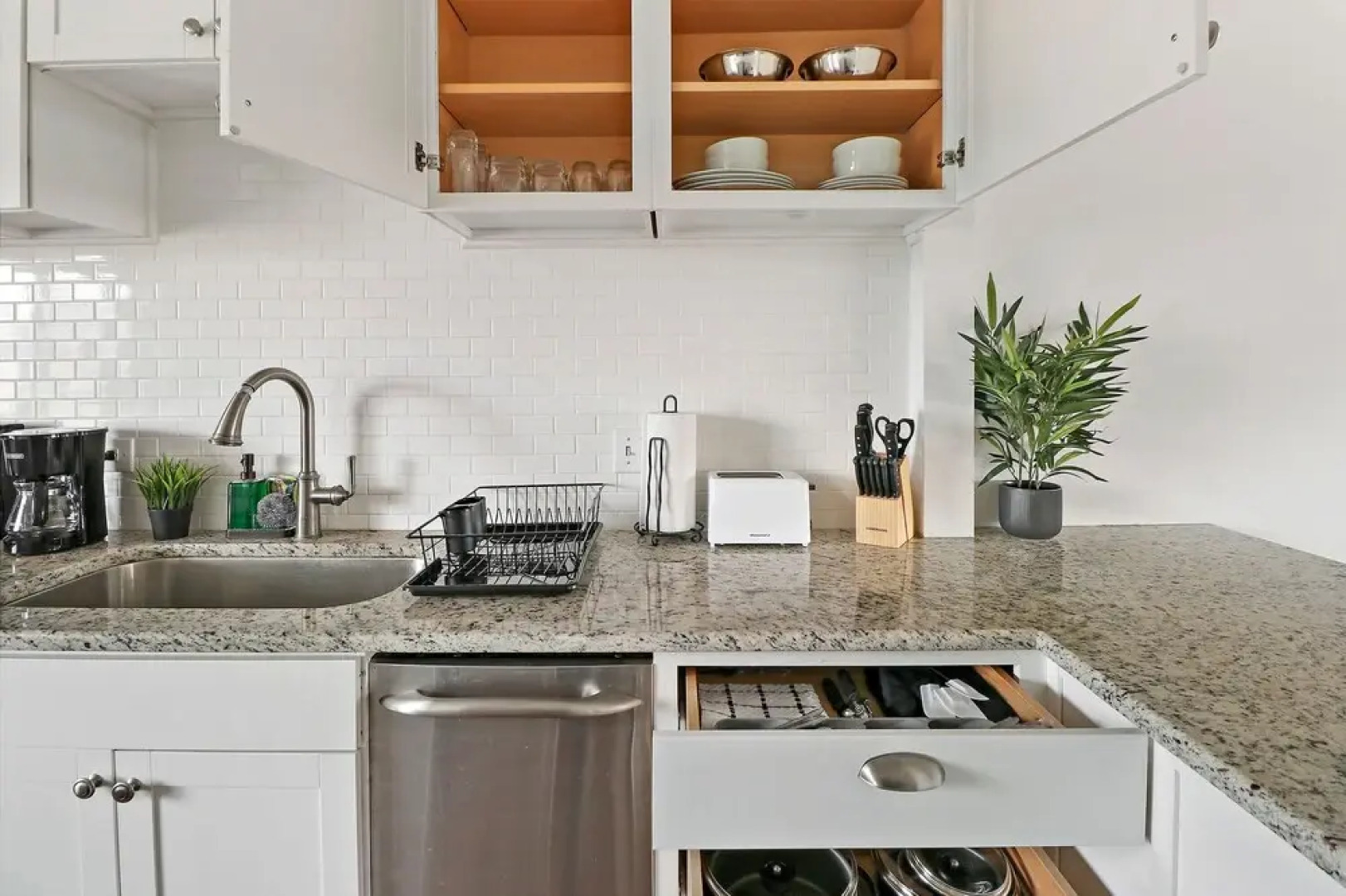 Picturesque 1BR Apt in Arlington Heights