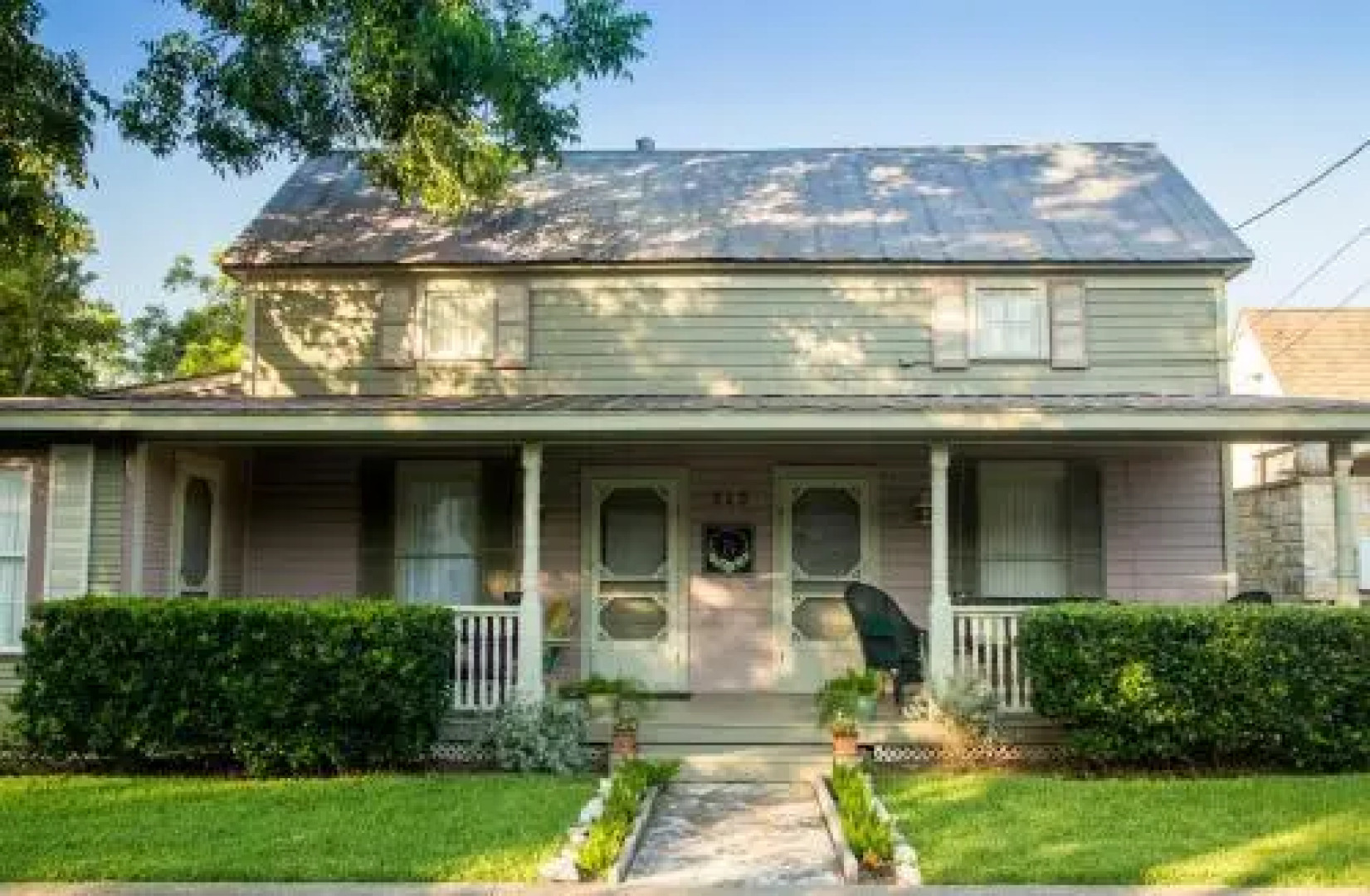 Studio B Guest House