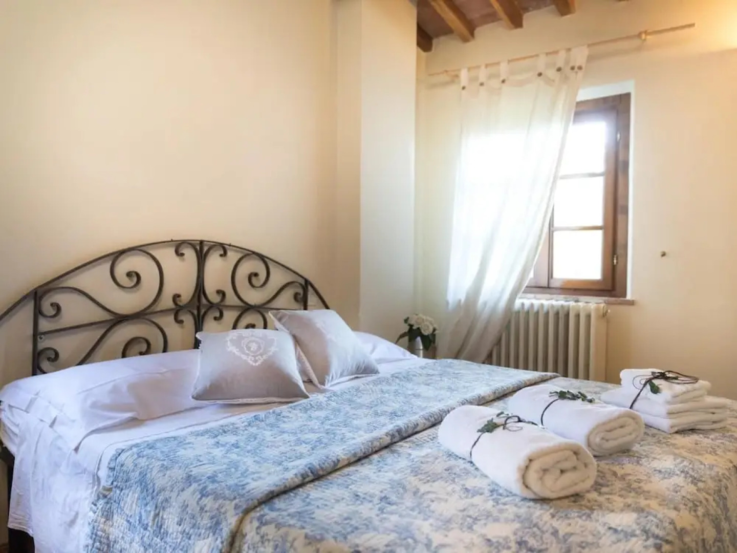 Farmhouse in Tuscany With Pool & Near Montecastello