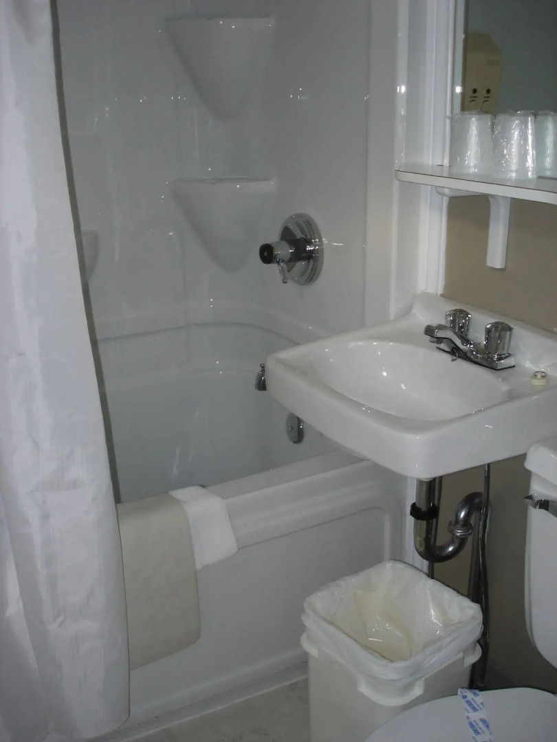 Hilltop Motel & Restaurant