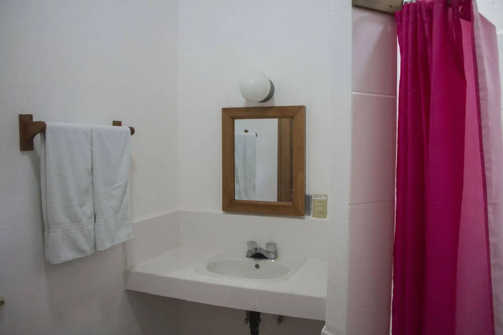 Maya Zacpetén Jungle Lodge