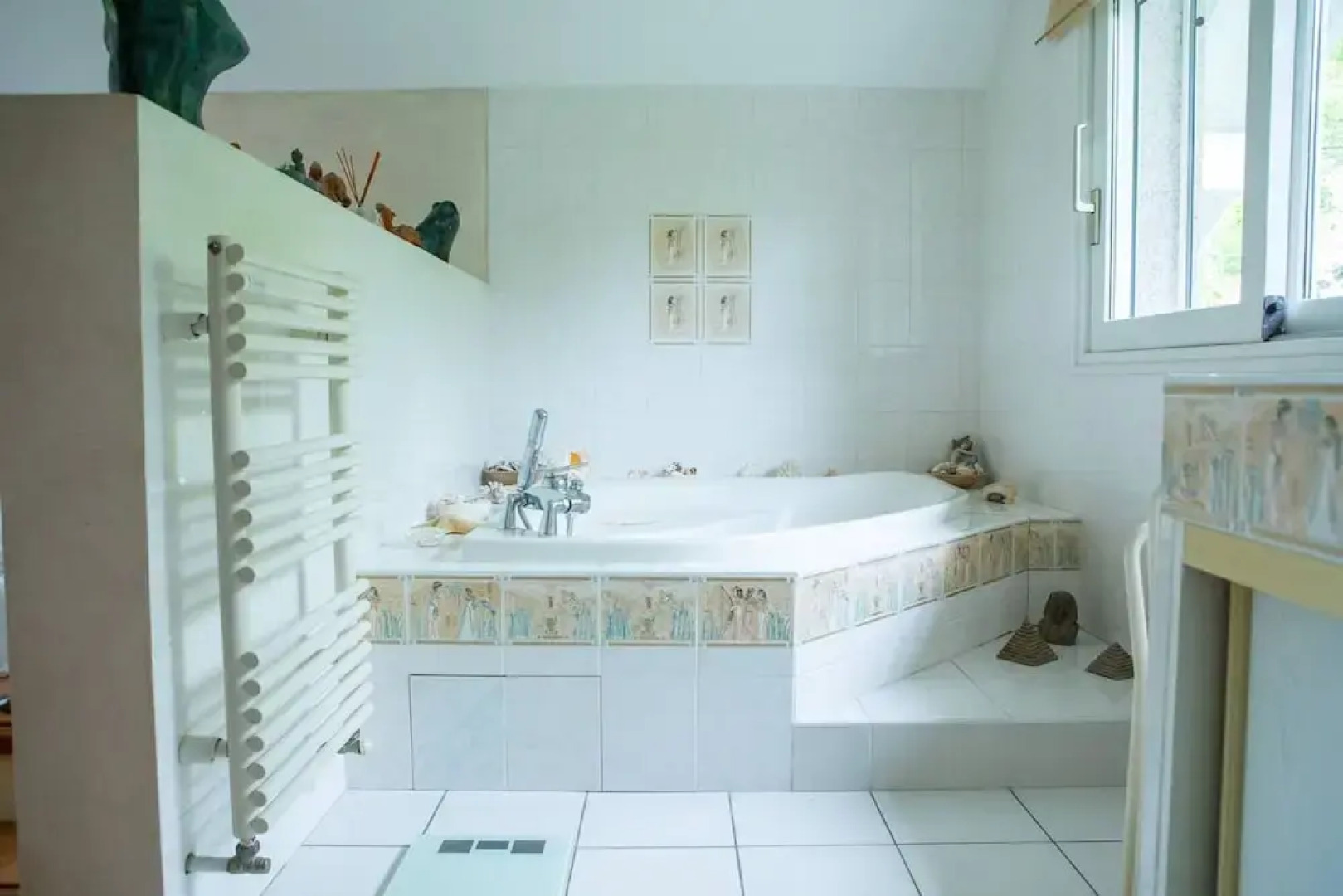 Villa au Bord du lac Avec Piscine Privee et Acces Direct au lac