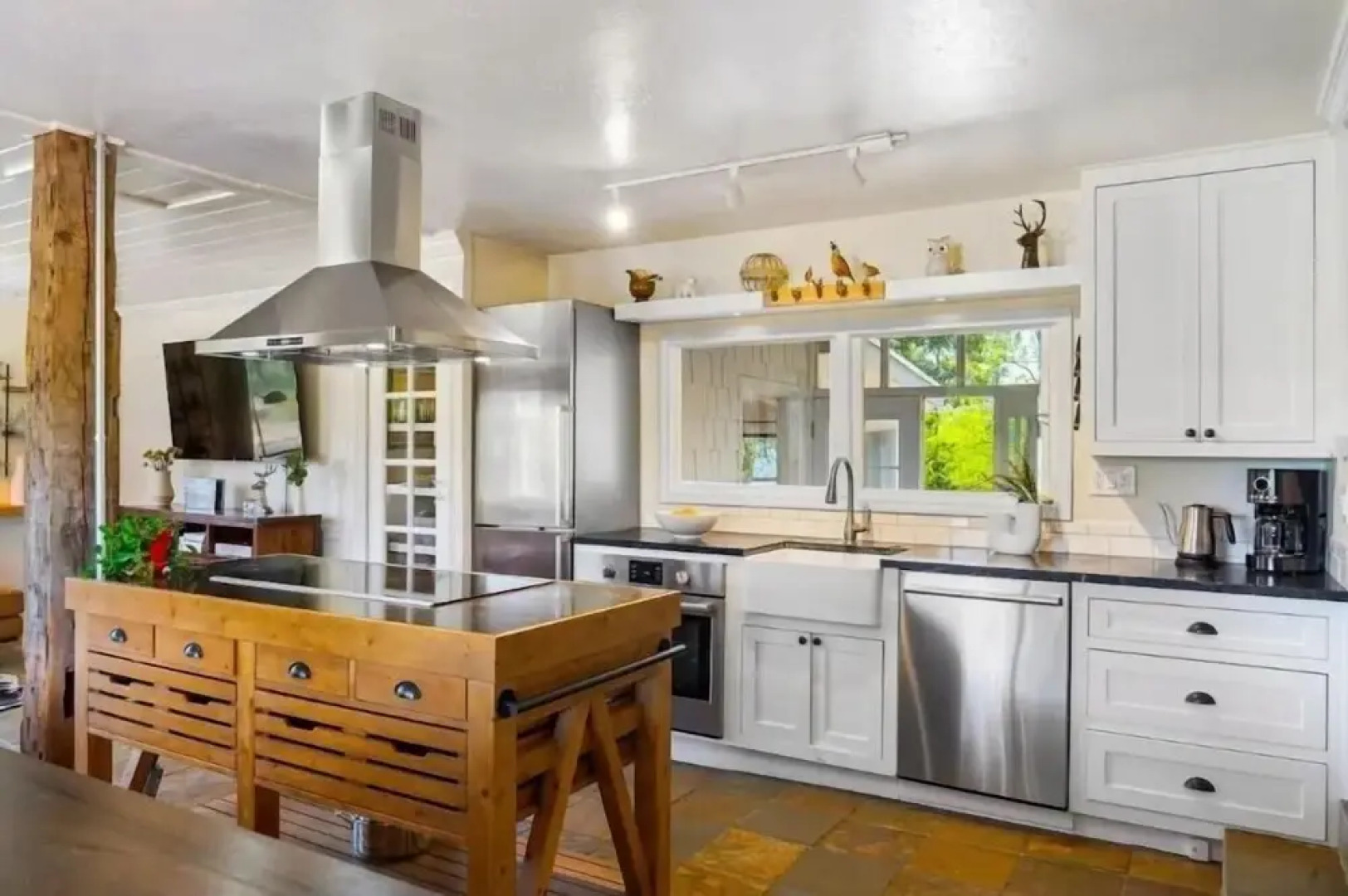 Wine Country Retreat W/ Casita, Bocce And Sunset Views! 3 Bedroom Home by RedAwning