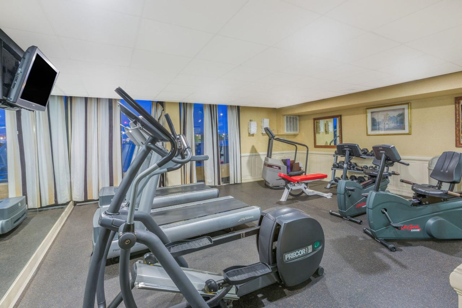 Wyndham Garden Hotel Newark Airport