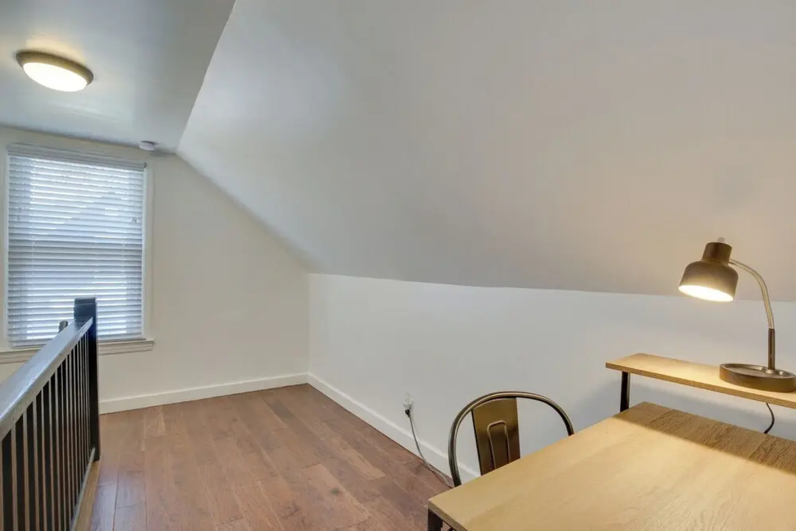 'the Peaceful Post' Cozy Winter Escape in Kingston