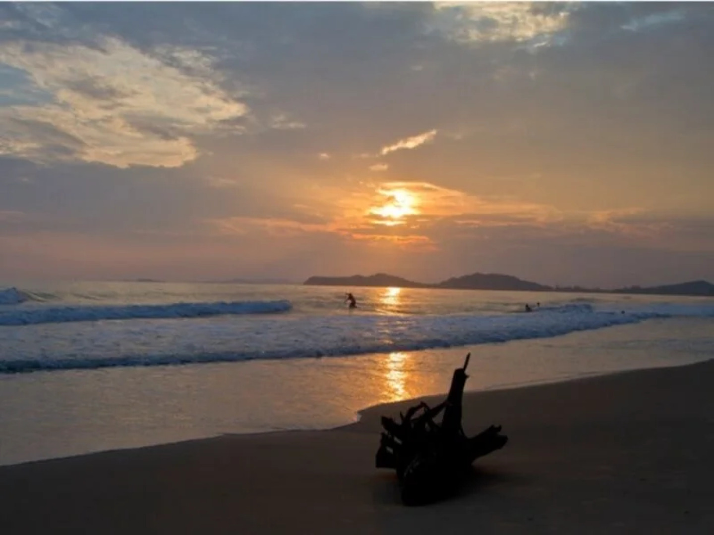 Grand Beach Condominium (Room. B26)