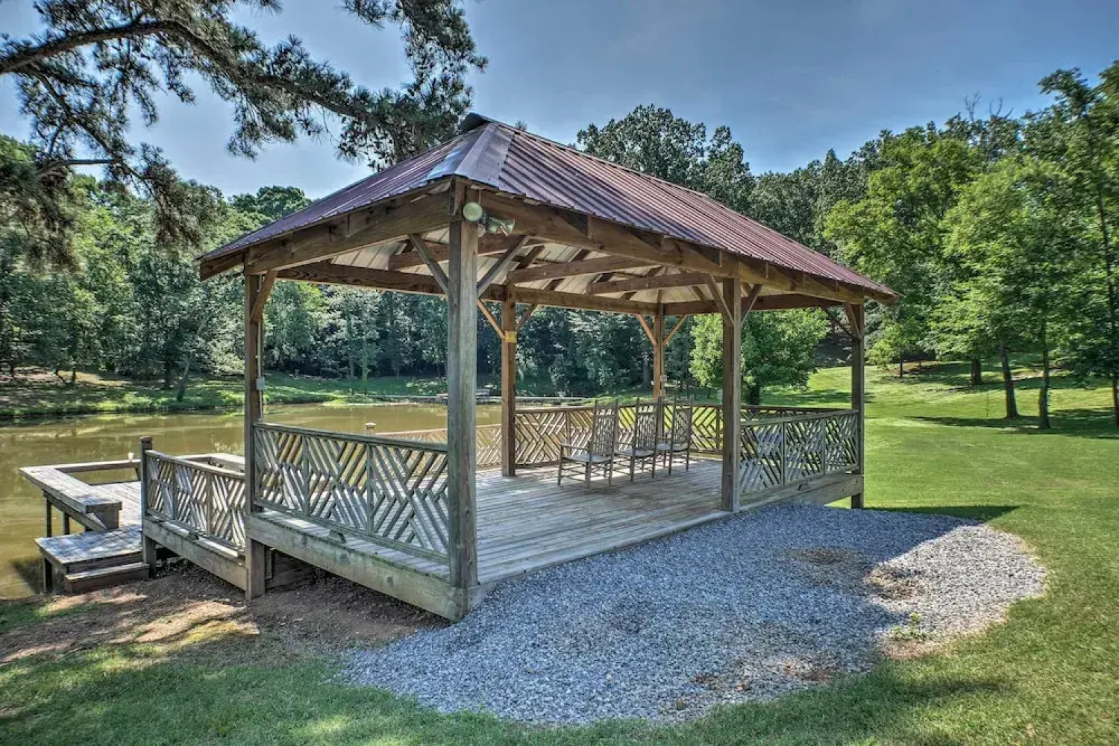 Guntersville Lake Cabin w/ 3 Fishing Ponds!