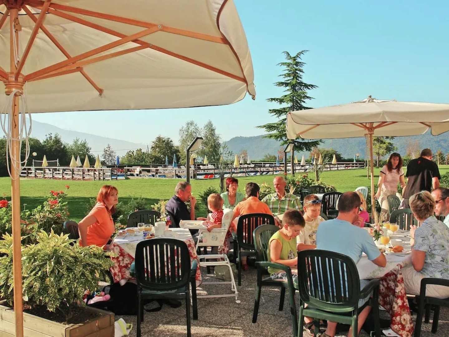 Lake Garda, Beautiful Residence Features Many Facilities