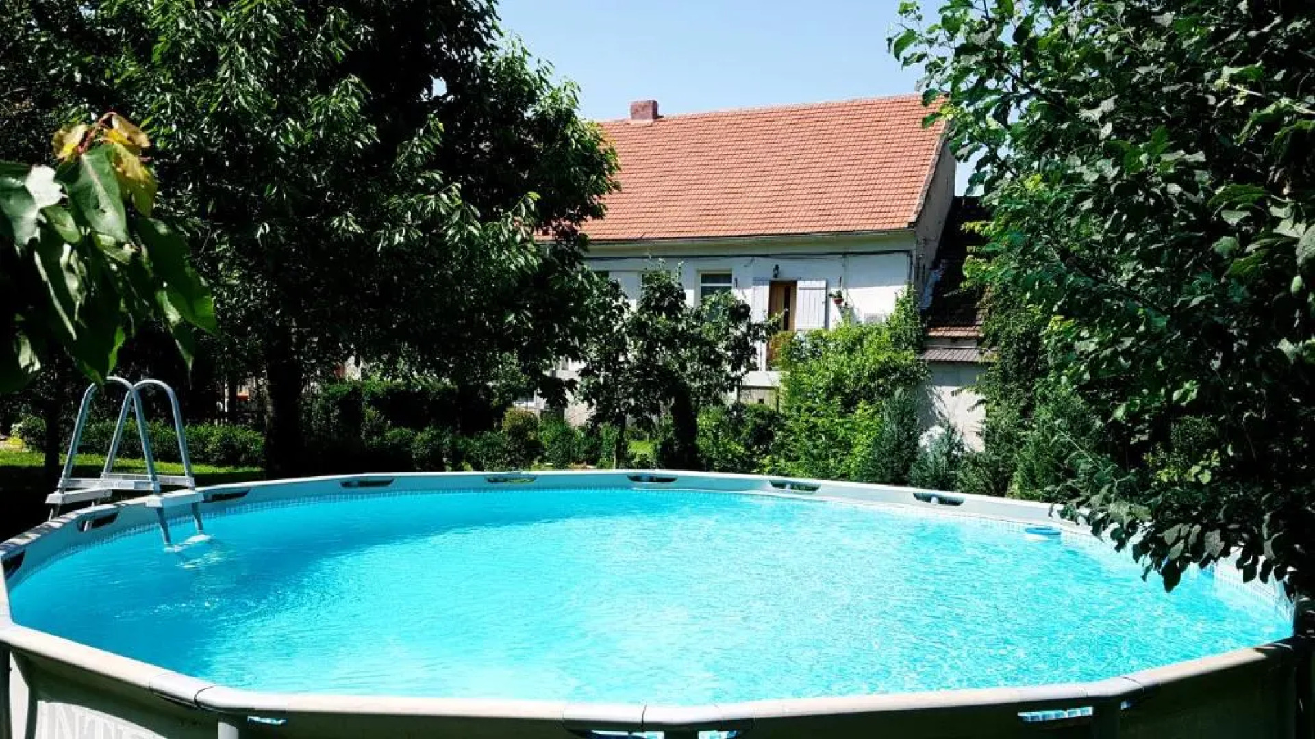 Writer s street residence