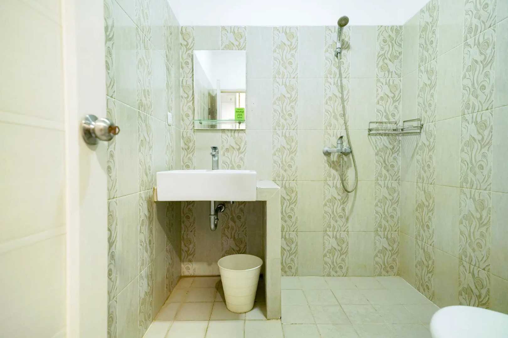 Urbanview Hotel Ratu Kuring Gisting