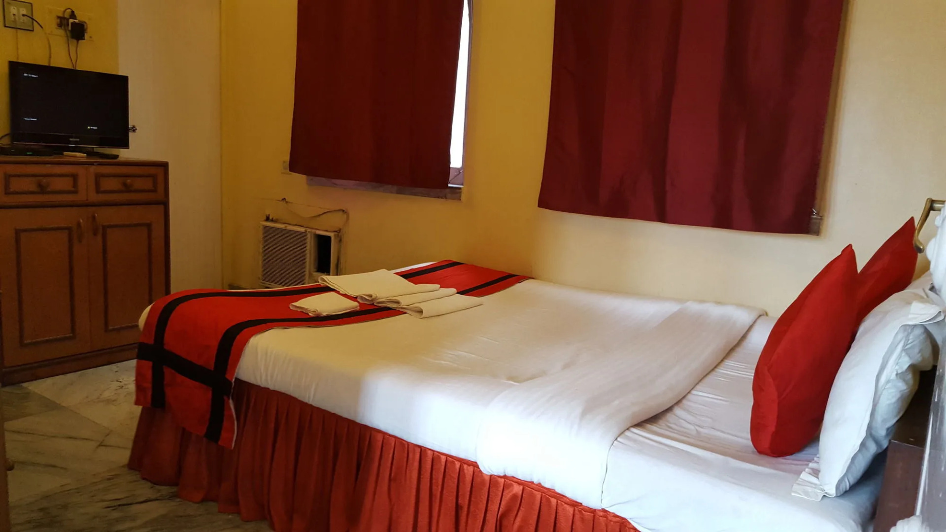 New Hotel White Palace