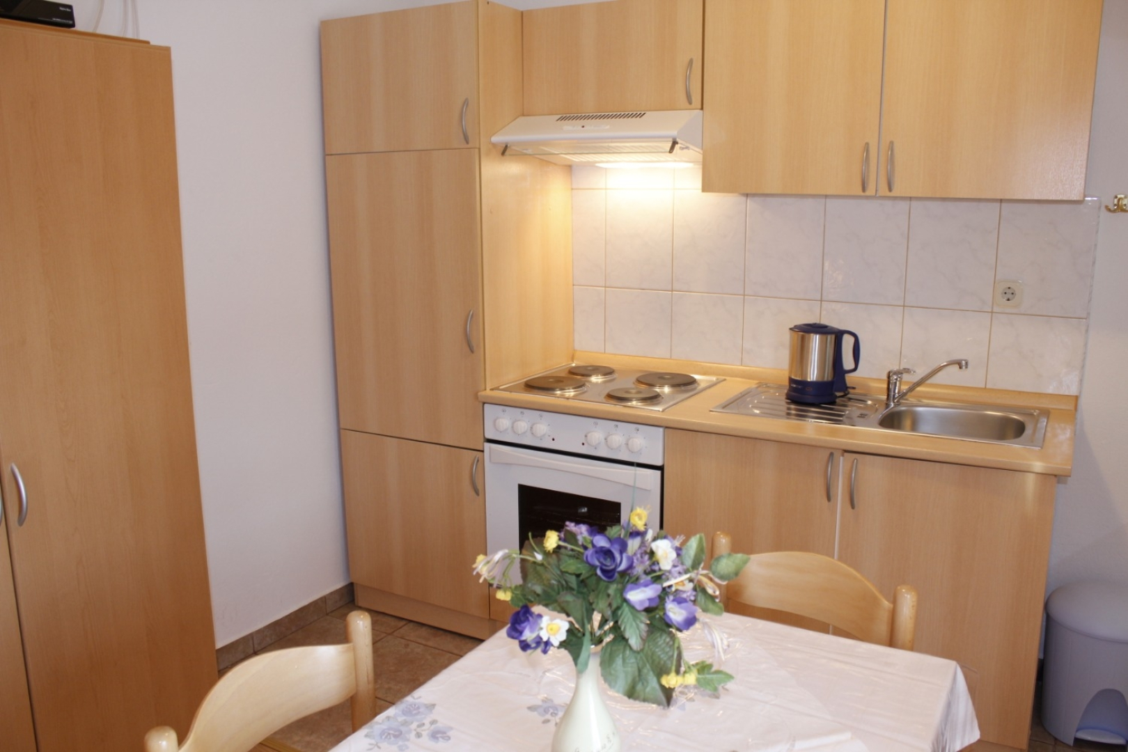 Apartment Ivan - 300 m from sea: SA5 Nin, Zadar riviera