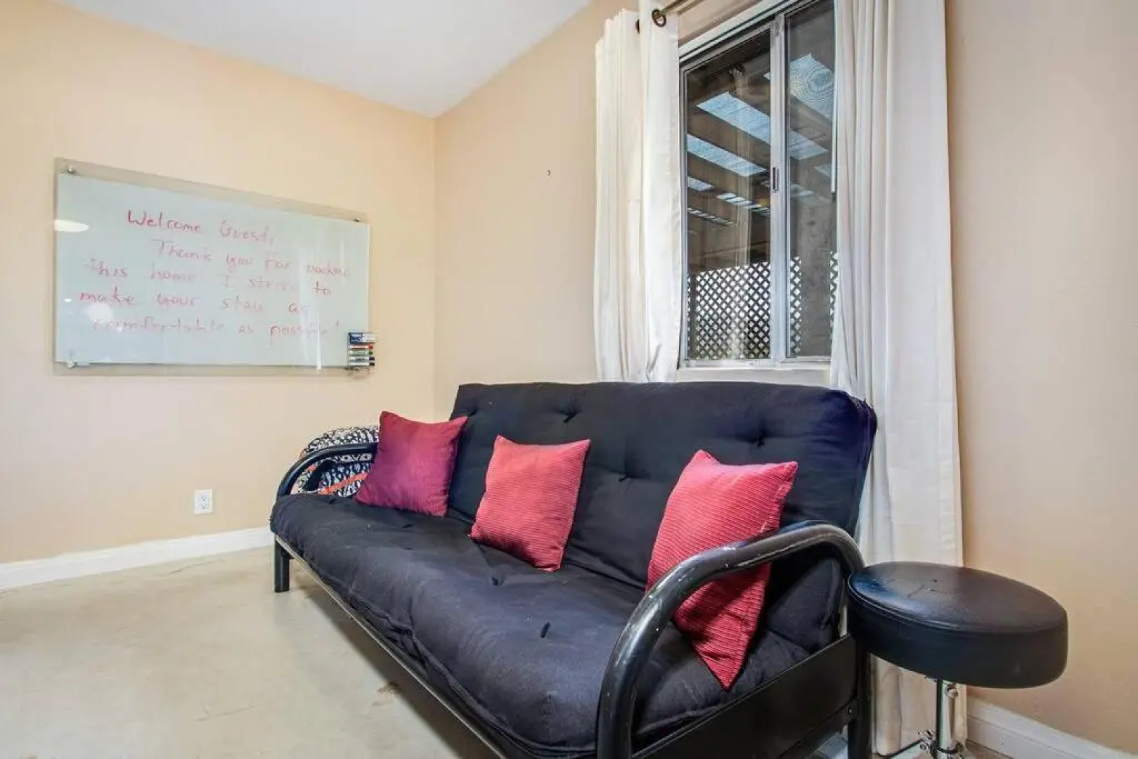 Great Vibe House + Hot Tub, Minutes to JTree Park