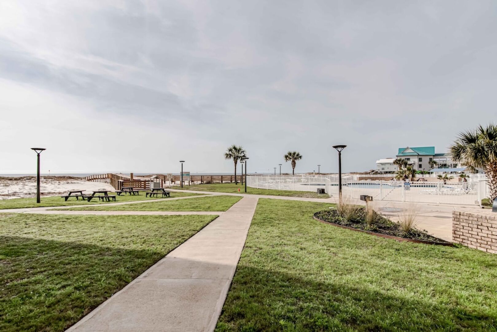 Royal Gulf Beach & Racquet Club 5802 Condo by RedAwning