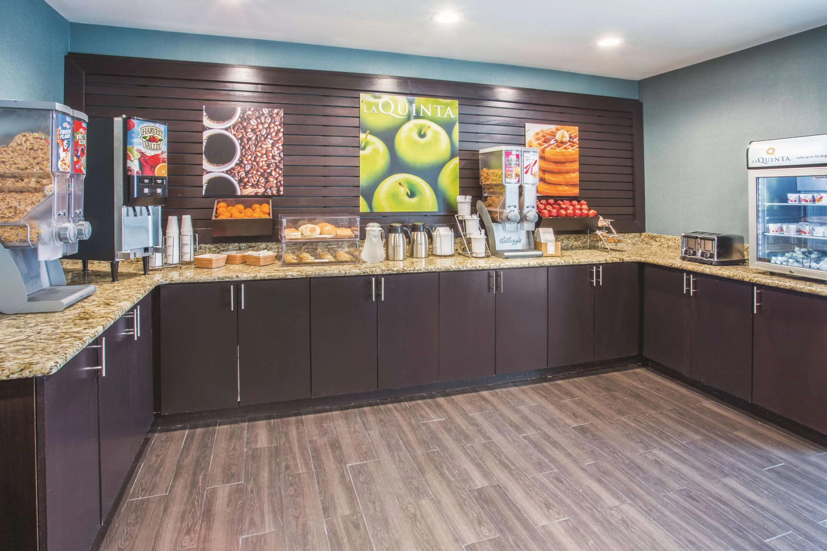 La Quinta Inn & Suites by Wyndham O'Fallon, IL - St. Louis