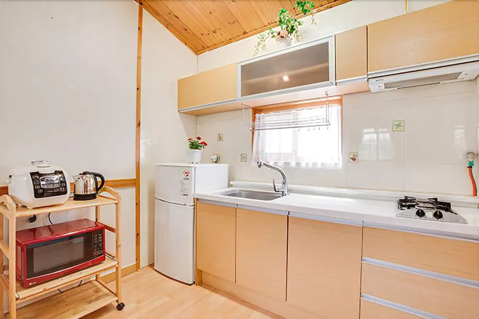 Yangpyeong Over the Mountain Pension