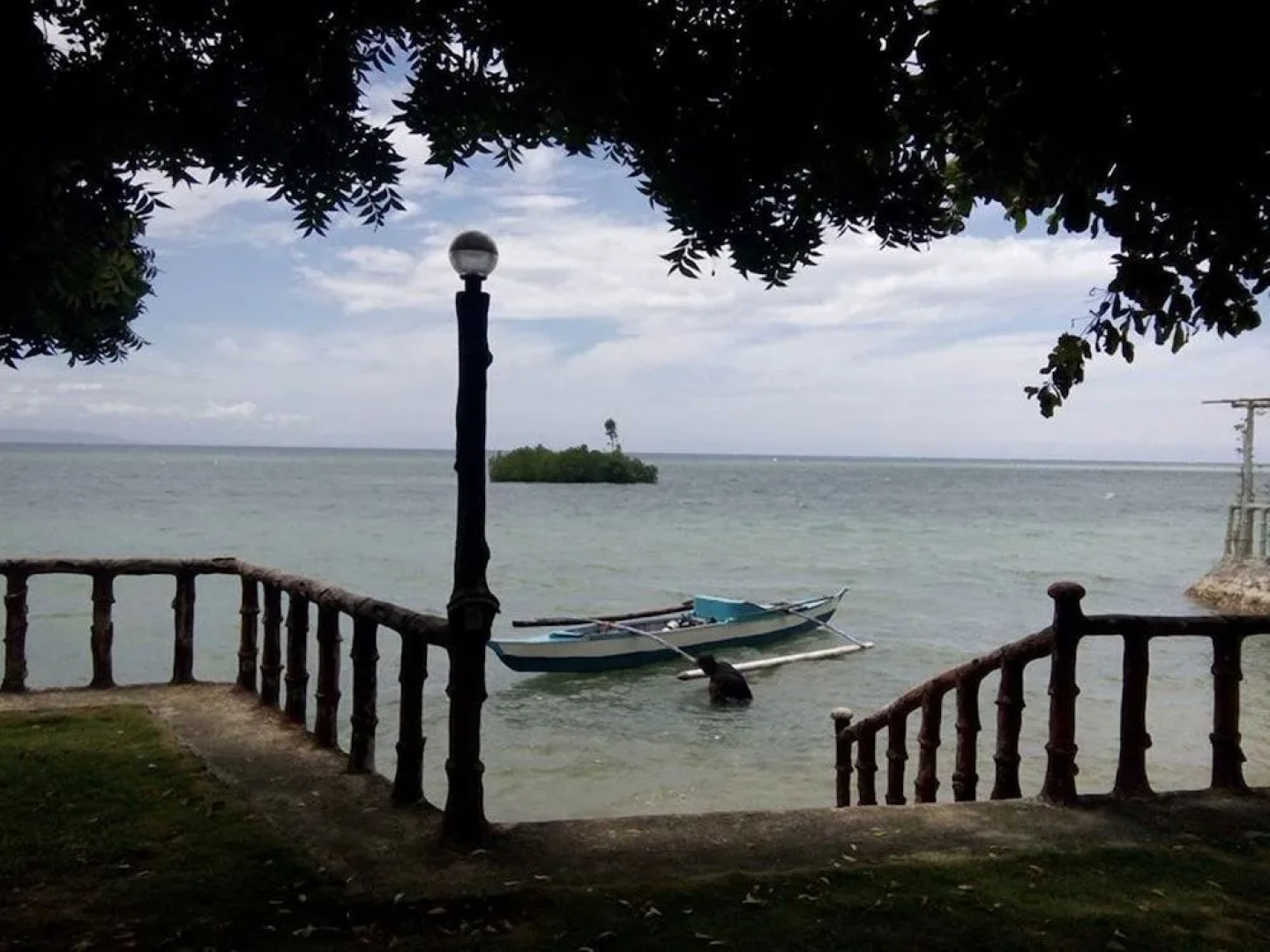 Larville Pool Garden Resort & Restaurant