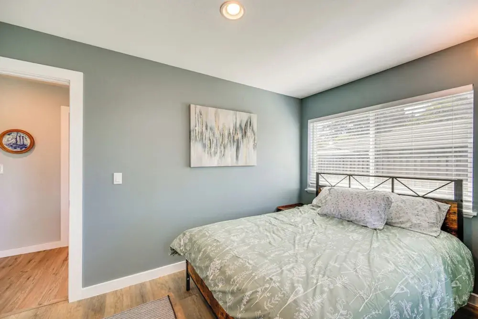 Pet-friendly Moclips Home: Walk to Mocrocks Beach!