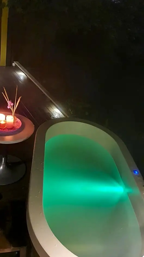 VIP Red Love house for 2