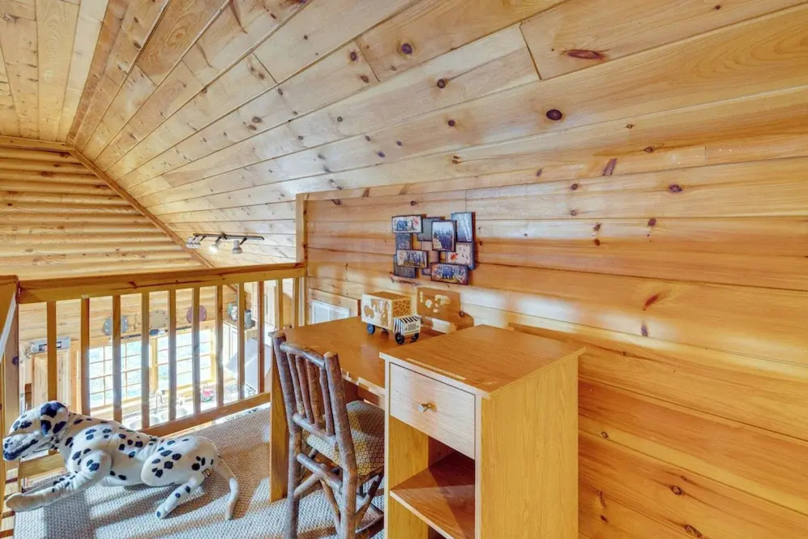 Pet-friendly Cabin w/ Loft: 5 Mi to Lake Lure!