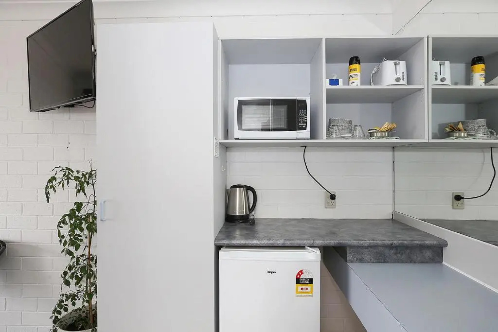 Skenes Creek Lodge Motel and Restaurant