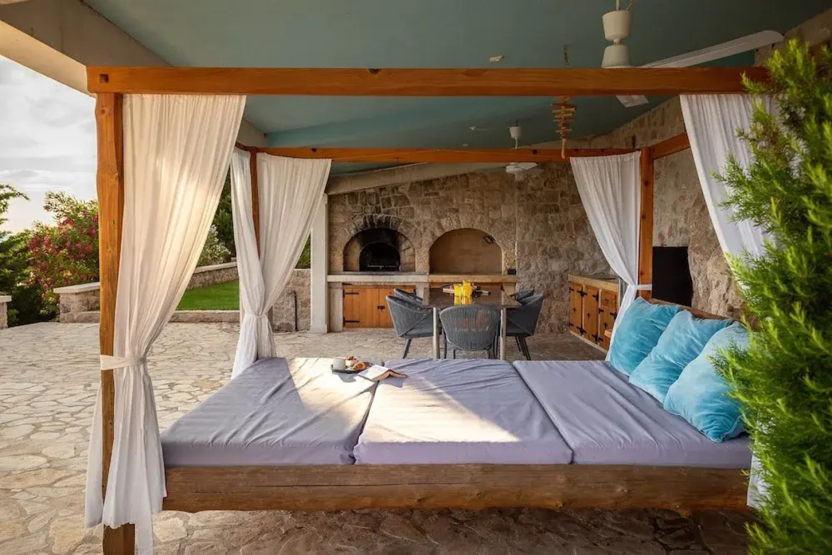 Stone Houses Dingač